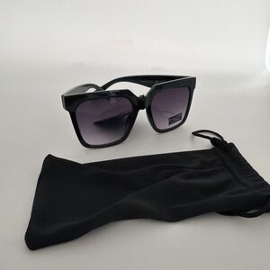 NEW KENDALL + KYLIE KK5160CE COLLEEN SUNGLASSES FULL-RIM WOMENS BLACK 100% UV